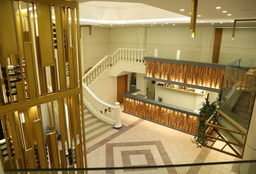Hotel Serenada Golden Palace   Boutique