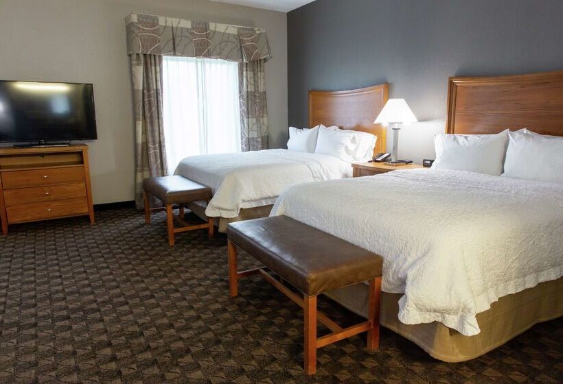 هتل Hampton Inn & Suites Chesapeake Square Mall