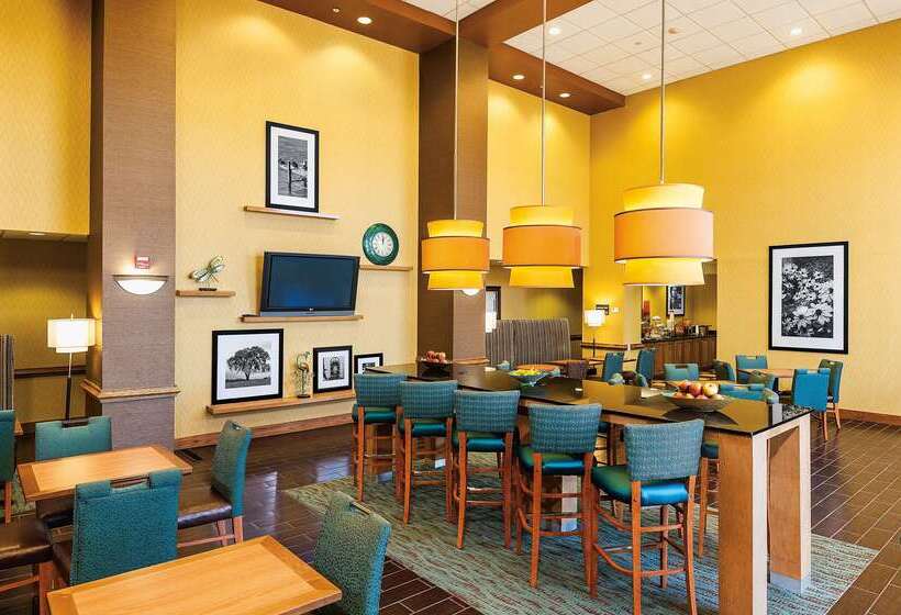 호텔 Hampton Inn & Suites Chesapeake Square Mall
