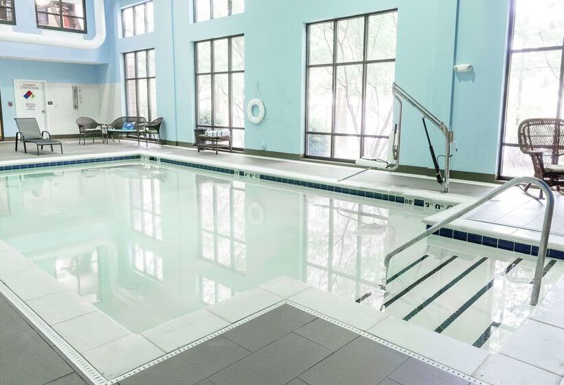 호텔 Hampton Inn & Suites Chesapeake Square Mall