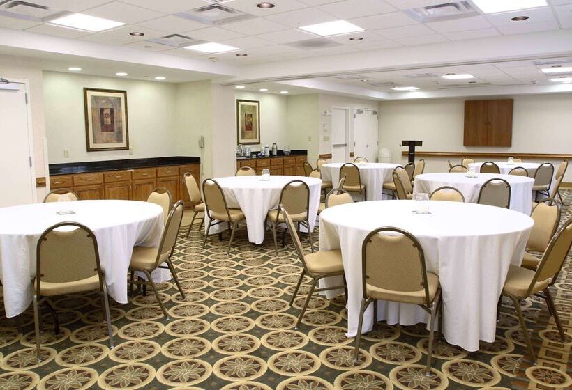 호텔 Hampton Inn & Suites Chesapeake Square Mall