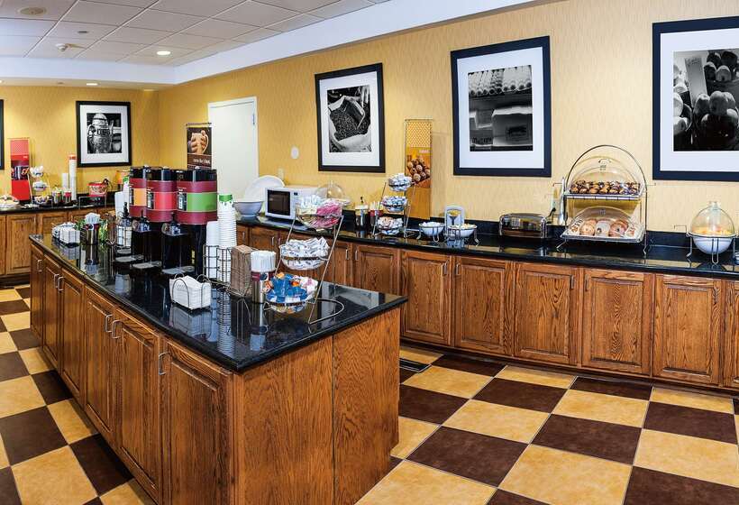 호텔 Hampton Inn & Suites Chesapeake Square Mall