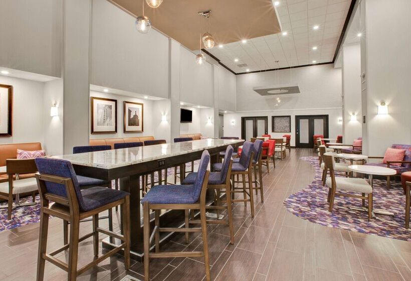 Отель Hampton Inn & Suites Flint/grand Blanc