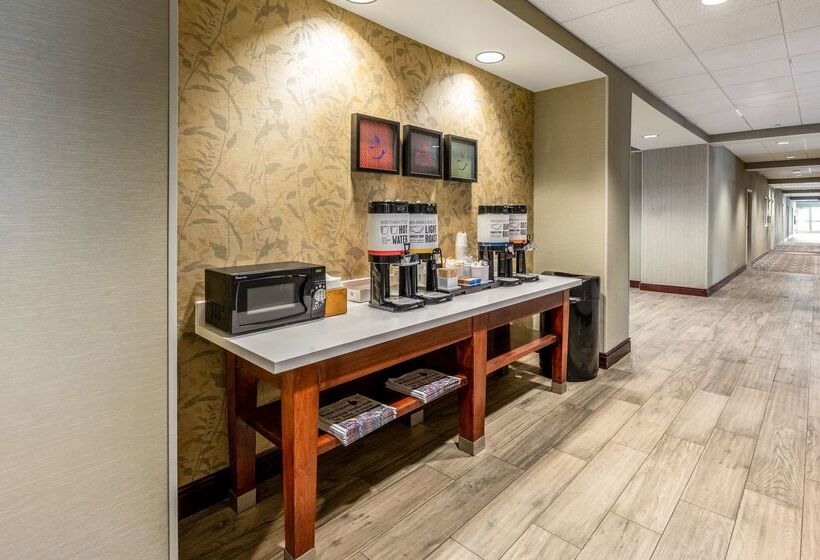 ホテル Hampton Inn & Suites Fredericksburg At Celebrate Virginia