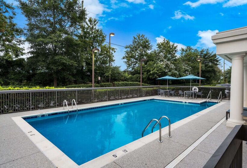 ホテル Hampton Inn & Suites Fredericksburg At Celebrate Virginia