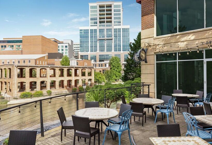 ホテル Hampton Inn & Suites Greenville Downtown Riverplace