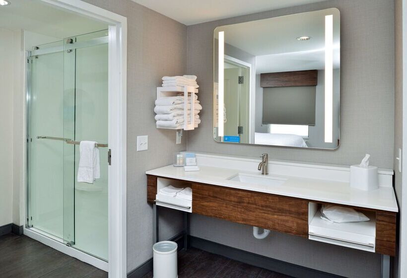 فندق Hampton Inn & Suites Las Vegas Airport