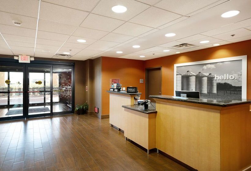 فندق Hampton Inn And Suites Madera