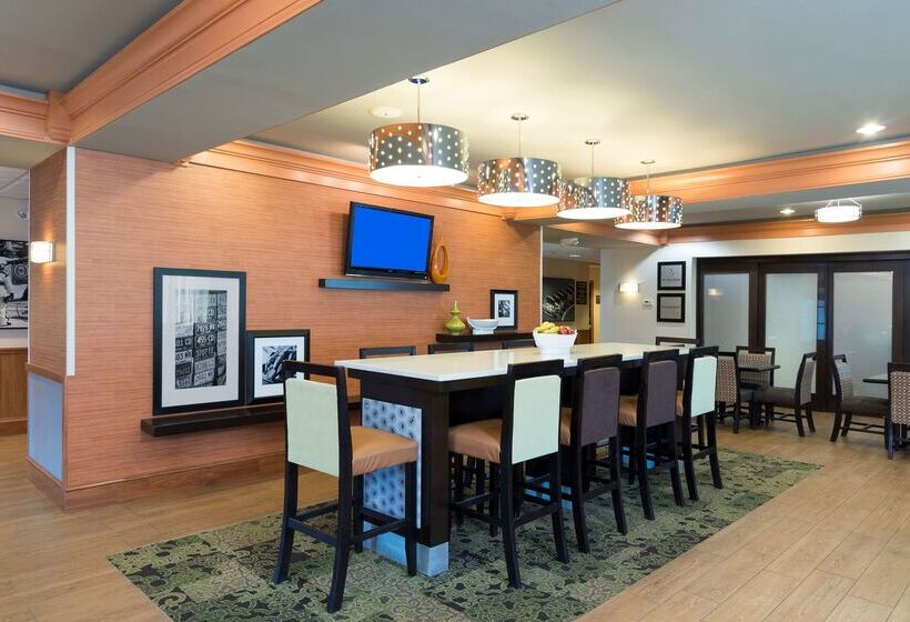 فندق Hampton Inn & Suites Mansfield South @ I 71