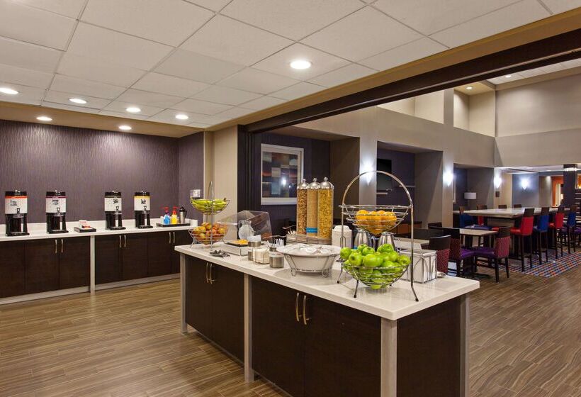 فندق Hampton Inn & Suites Merced