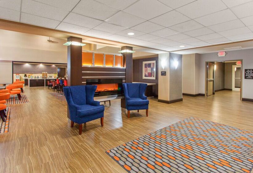 فندق Hampton Inn & Suites Merced