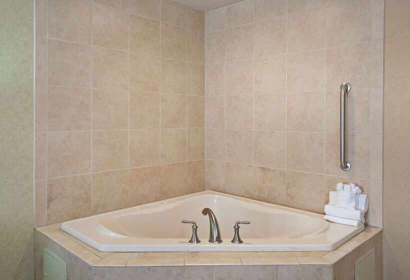 فندق Hampton Inn & Suites Merced