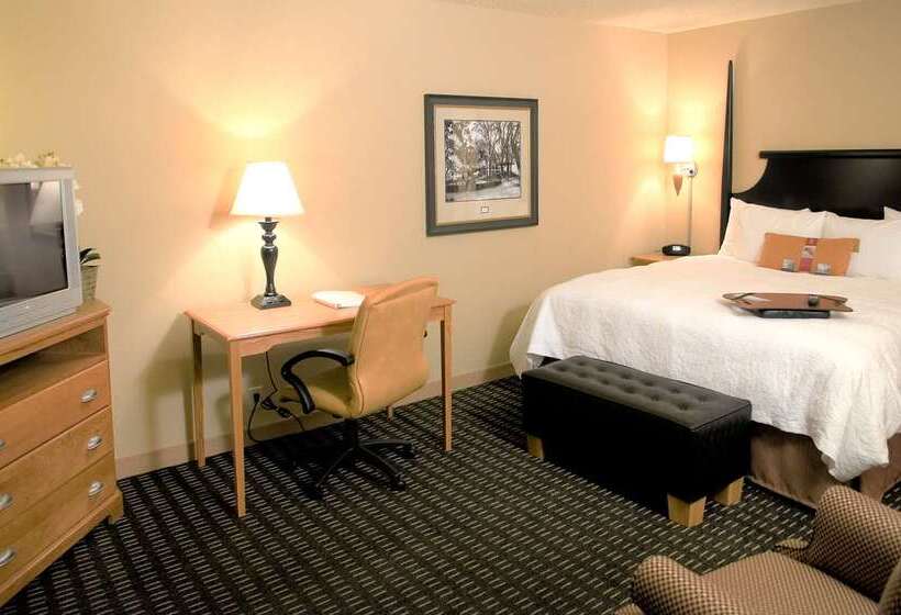 Отель Hampton Inn & Suites Mobile Providence Park/airport