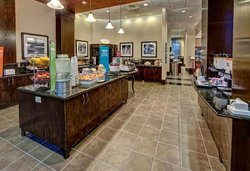 هتل Hampton Inn & Suites Nashville Downtown