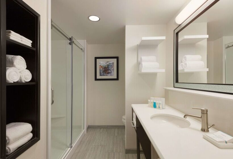 هتل Hampton Inn & Suites Nashville Downtown