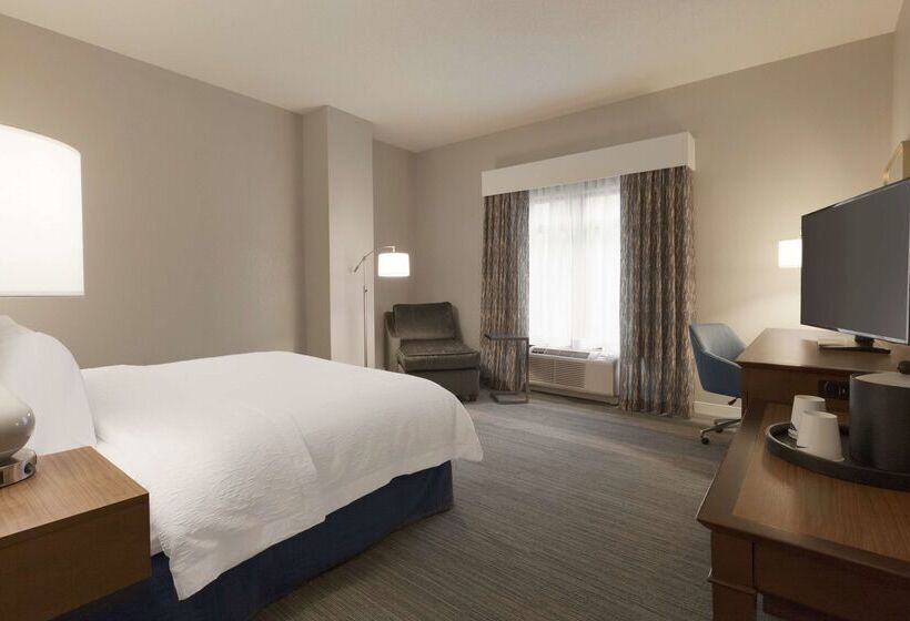 هتل Hampton Inn & Suites Nashville Downtown