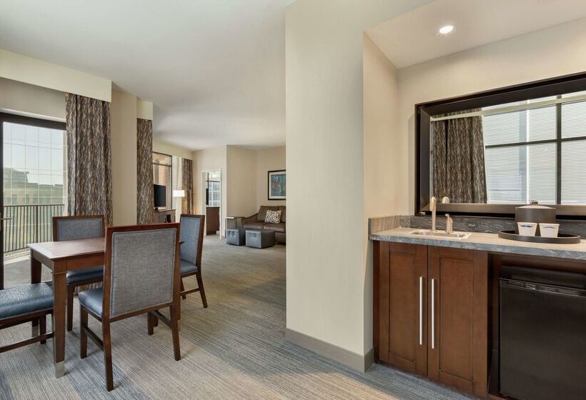 هتل Hampton Inn & Suites Nashville Downtown