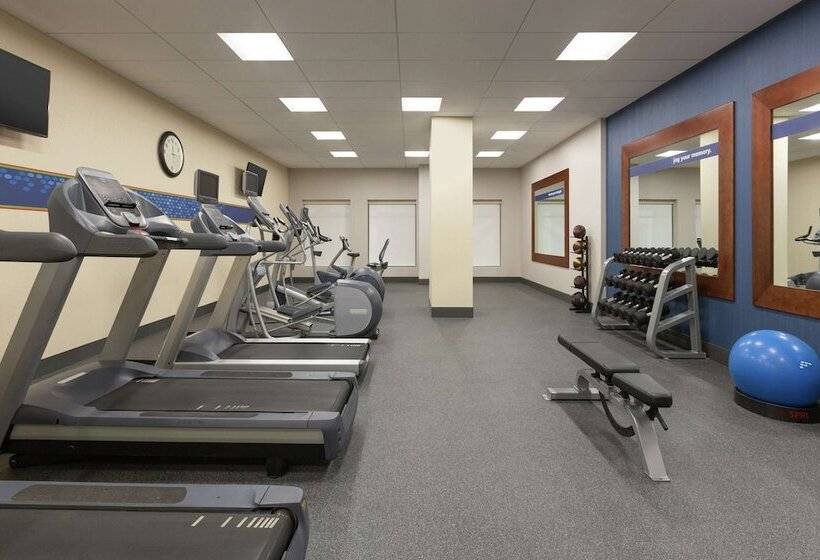 هتل Hampton Inn & Suites Nashville Downtown