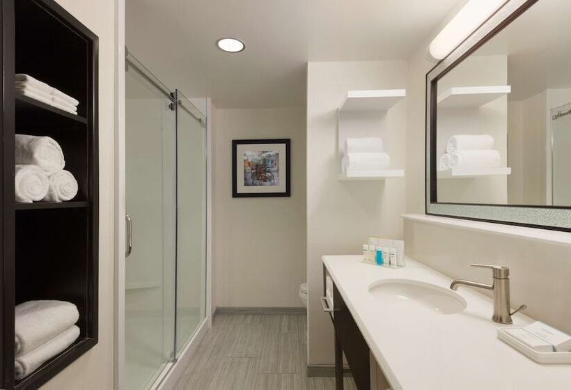 هتل Hampton Inn & Suites Nashville Downtown