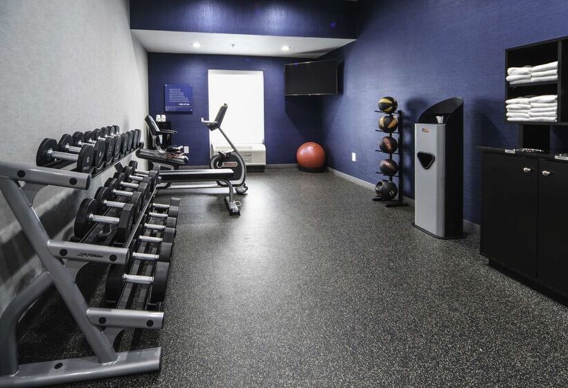 Отель Hampton Inn Bryant