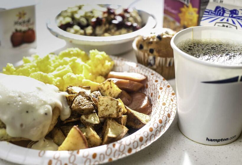 Отель Hampton Inn Bryant