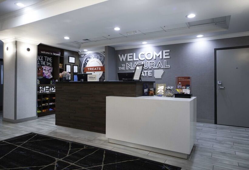 Отель Hampton Inn Bryant