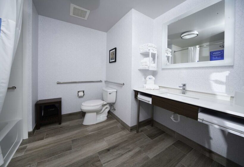 Отель Hampton Inn Bryant