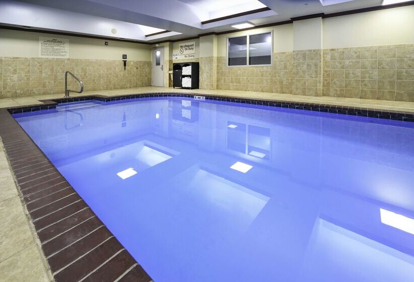 Отель Hampton Inn Bryant