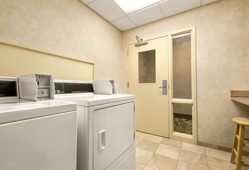 فندق Hampton Inn Dover