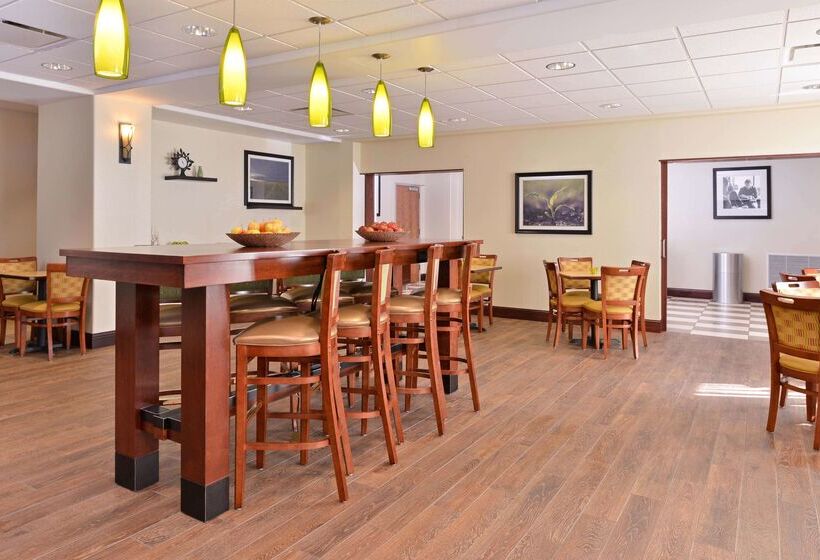 호텔 Hampton Inn Grand Island