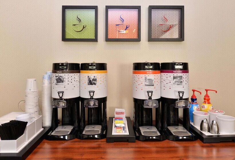 호텔 Hampton Inn Grand Island