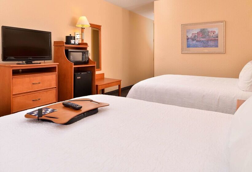 호텔 Hampton Inn Grand Island