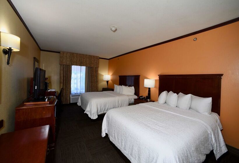 فندق Hampton Inn Seguin