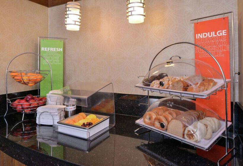 Отель Hampton Inn & Suites Carson City