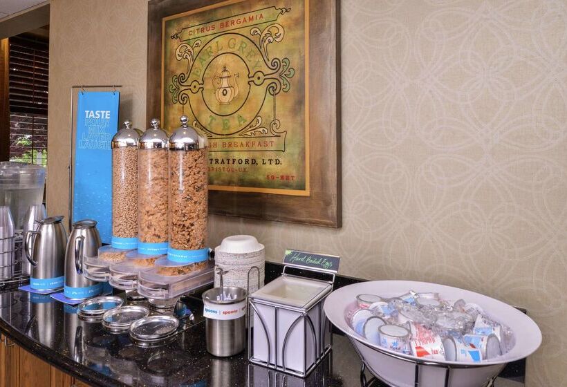 Отель Hampton Inn & Suites Carson City