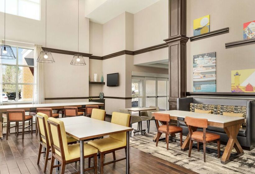 فندق Hampton Inn & Suites Exeter