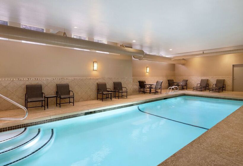 فندق Hampton Inn & Suites Exeter