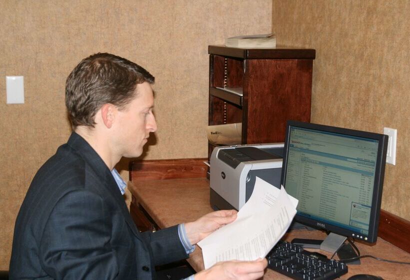 فندق Hampton Inn & Suites Farmington