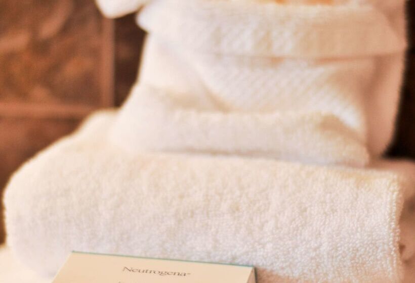 בית מלון כפרי Hampton Inn & Suites Louisville East