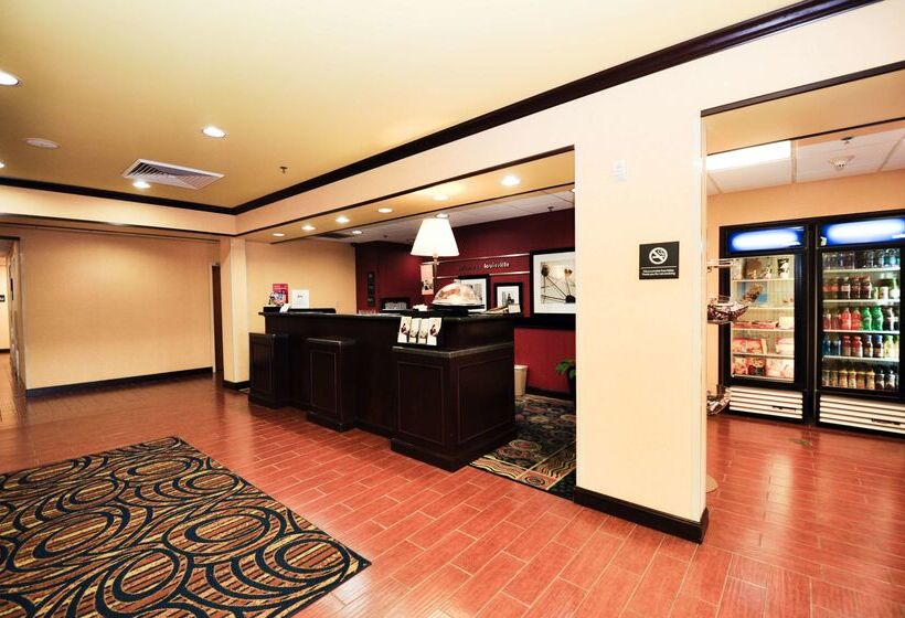 בית מלון כפרי Hampton Inn & Suites Louisville East