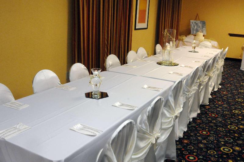 בית מלון כפרי Hampton Inn & Suites Louisville East