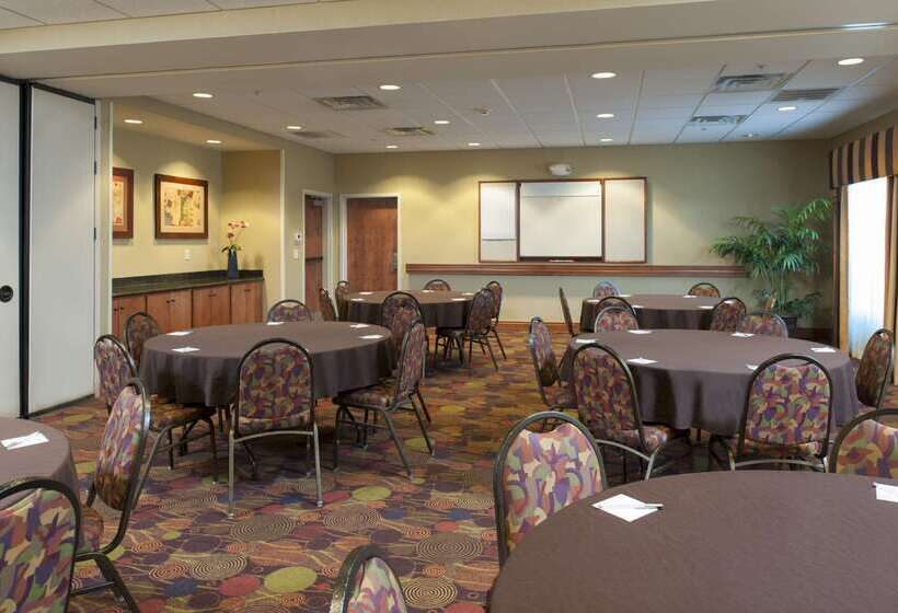 هتل Hampton Inn & Suites Molinequad City Int L Aprt