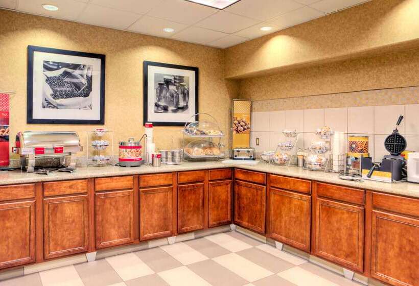 ホテル Hampton Inn & Suites Palmdale