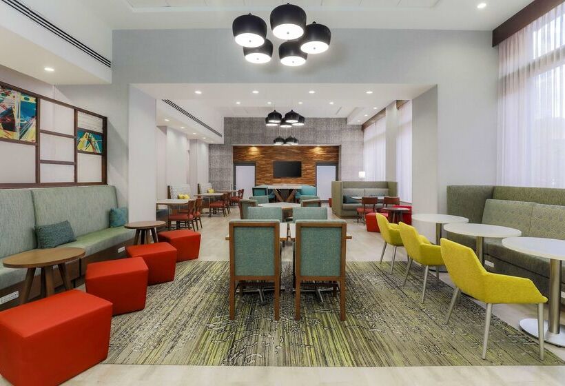 בית מלון כפרי Hampton Inn & Suites Pittsburgh Downtown