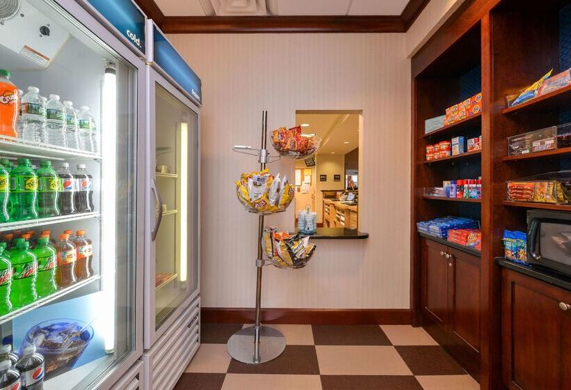 فندق Hampton Inn & Suites Plymouth