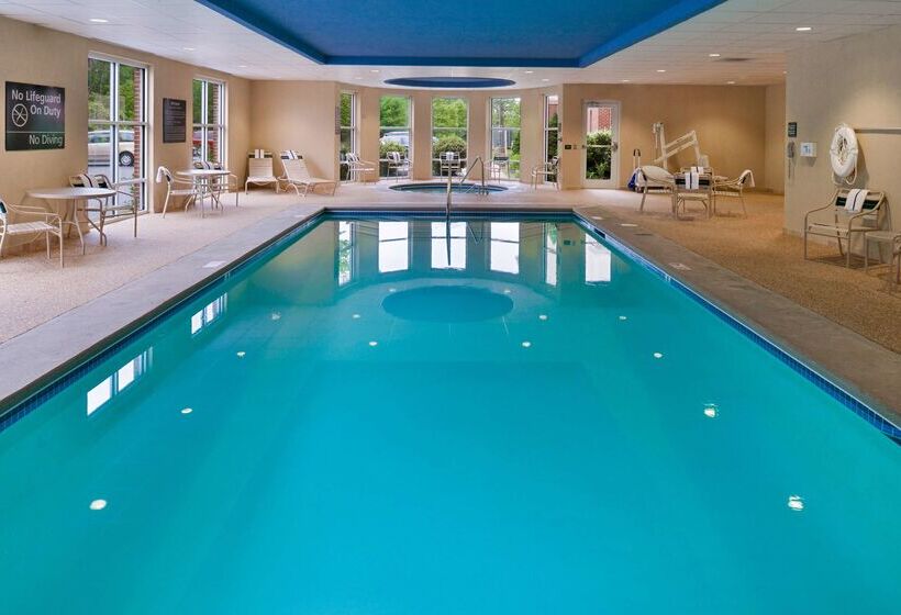 בית מלון כפרי Hampton Inn & Suites Plymouth