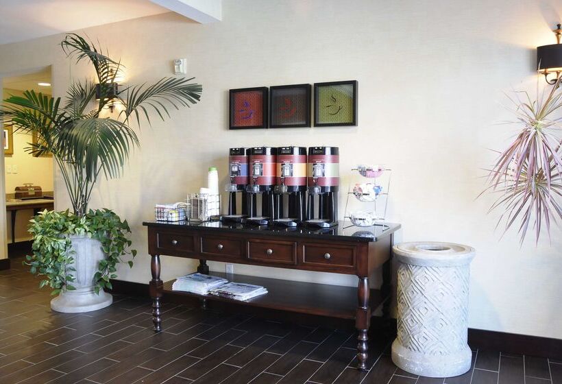 فندق Hampton Inn & Suites Redding