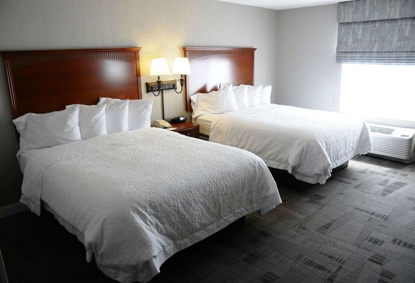 فندق Hampton Inn & Suites Redding