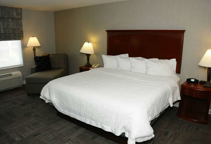 فندق Hampton Inn & Suites Redding