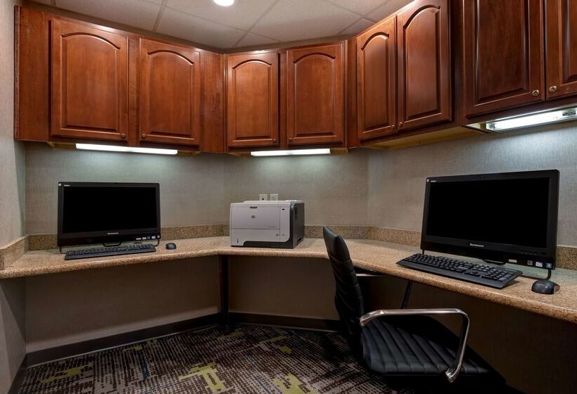 בית מלון כפרי Hampton Inn & Suites Rohnert Park  Sonoma County